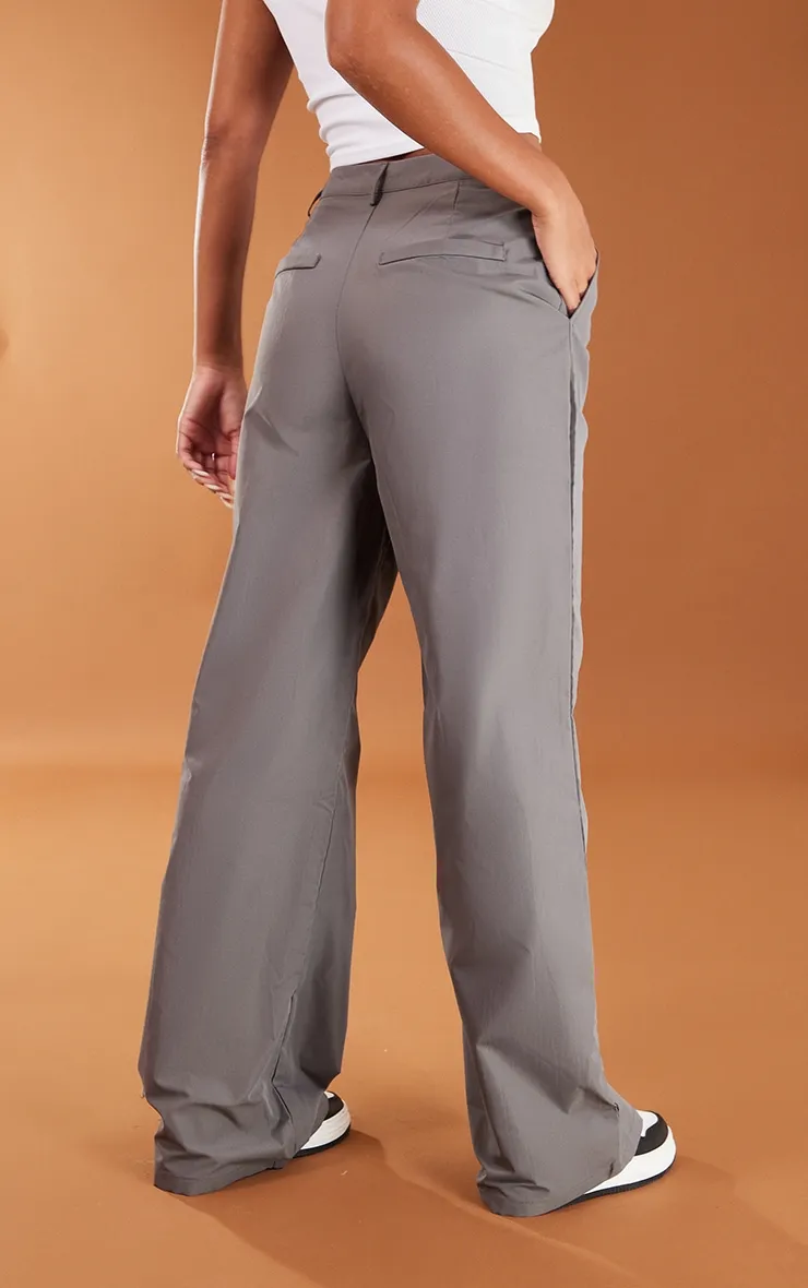 Pantalon droit en peau de pêche gris anthracite