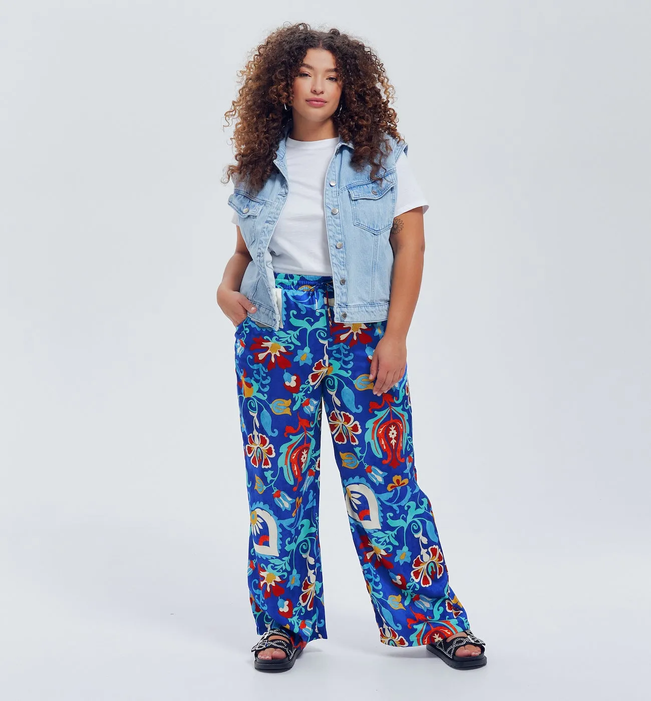 Pantalon large en satin Femme - Imprimé bleu