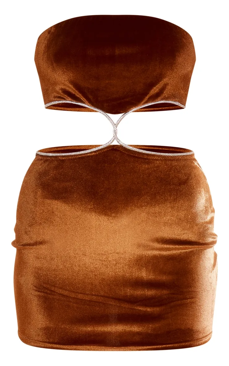 Robe bustier moulante en velours marron chocolat découpée à détail cordes strassées