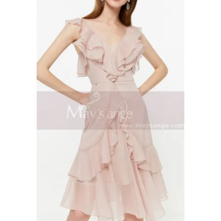 Robe Cocktail Rose En Mousseline Décolleté Et Jupe A Volants