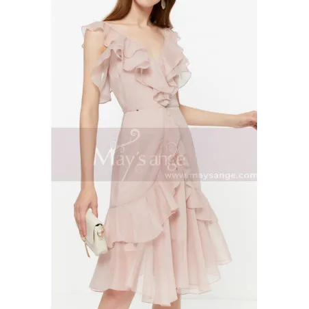 Robe Cocktail Rose En Mousseline Décolleté Et Jupe A Volants