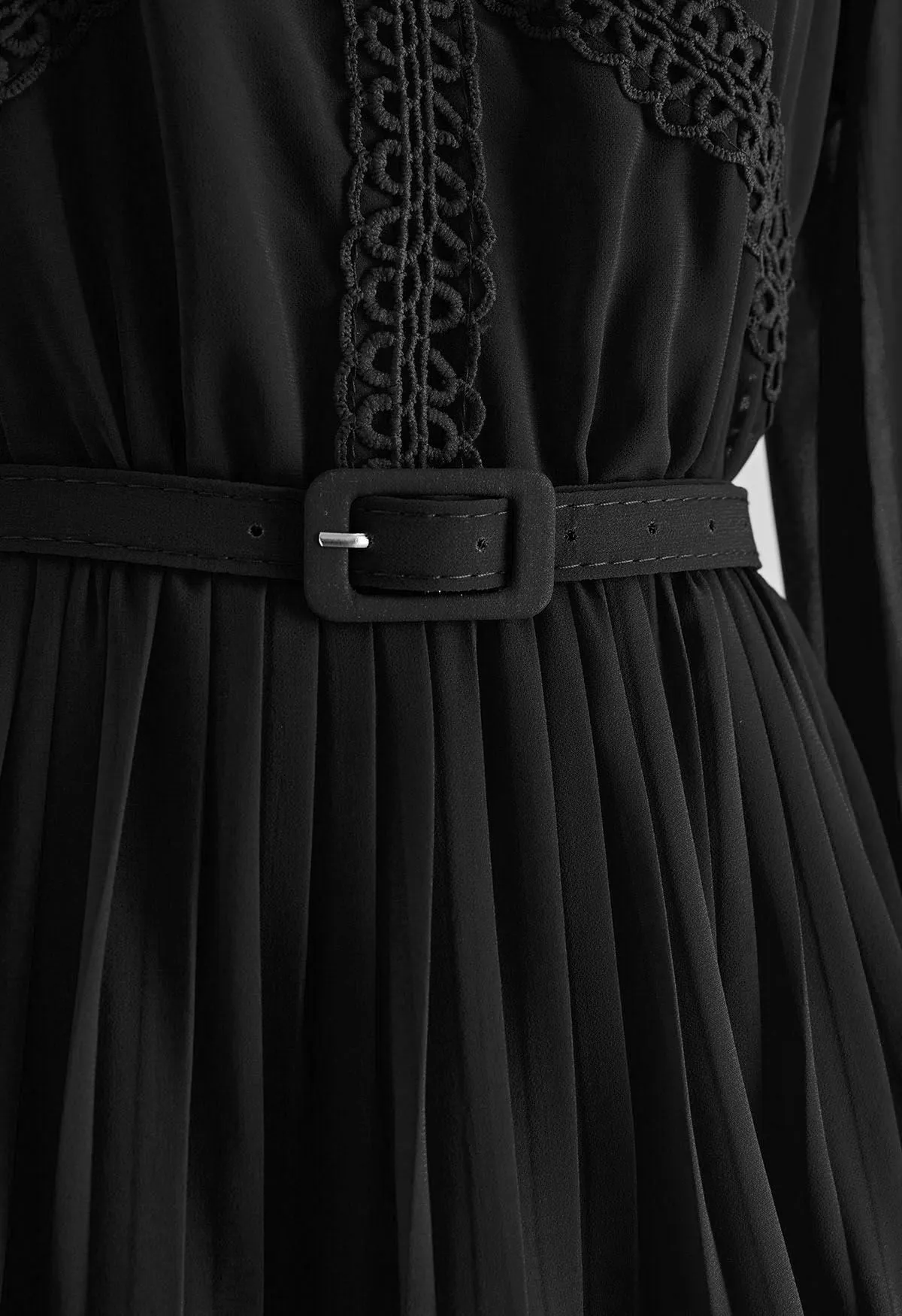 Robe Maxi en Mousseline de Soie Plissée en Dentelle au Crochet en Noir