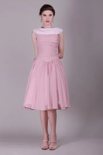 Robe rose de soirée rose mi-longue encolure drapée chic en mousseline