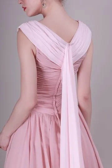 Robe rose de soirée rose mi-longue encolure drapée chic en mousseline