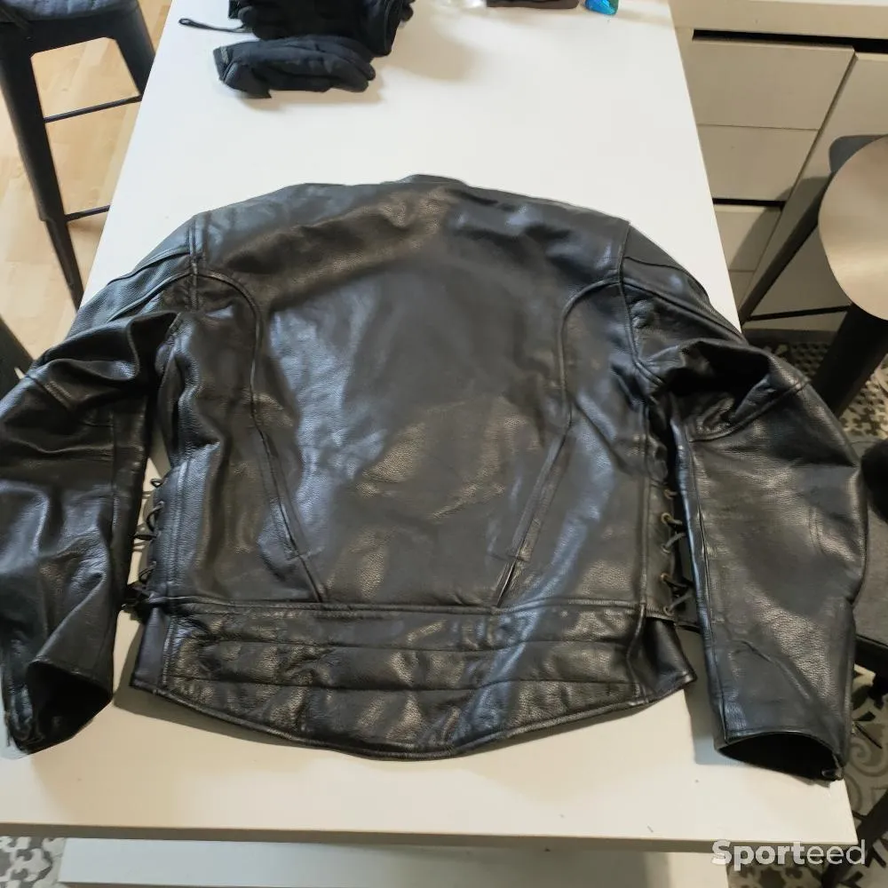 Veste de motard xl d'occasion Ajouté le : 06/03/2024